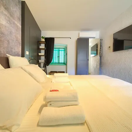 Apartment Bastinica Platinum Ap 4 * * * * * *