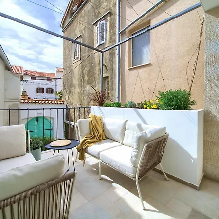 Apartment Bastinica Platinum Ap 4 * * * * * *