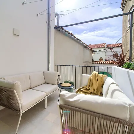 Bastinica Platinum Ap 4 * * * * *